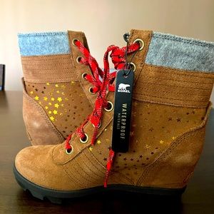 NEW 🤩 Sorel Youth Lexie Wedge